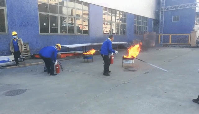 1733293724556842.jpg 廣東中亞鋁業消防訓練-6.jpg