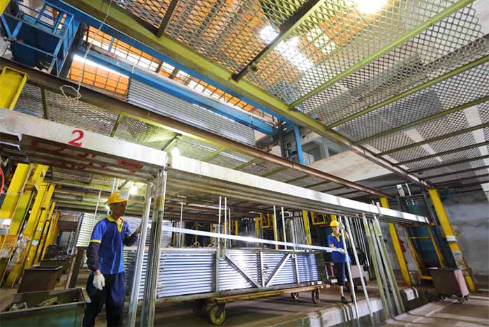 鋁型材定制開(kāi)模鋁型材氧化車間