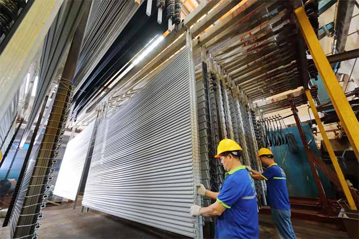 鋁型材定制開(kāi)模鋁型材氧化車間