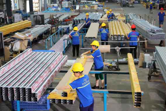 鋁型材定制開(kāi)模鋁型材打包車(chē)間